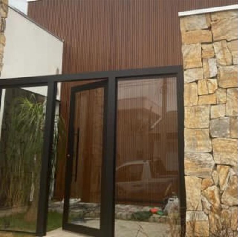 Porta Pivotante em Alumínio
